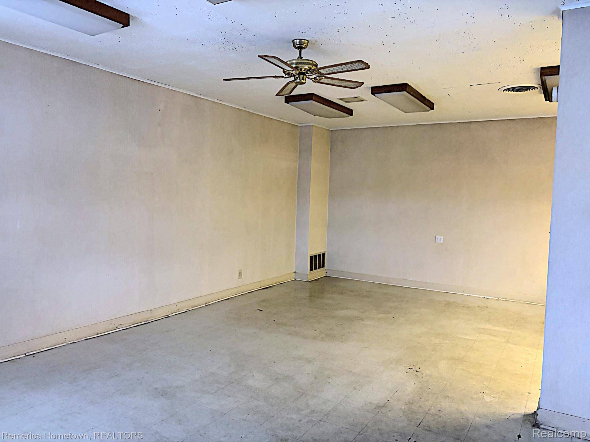 23806 Grand River AVE, Detroit, MI 48219