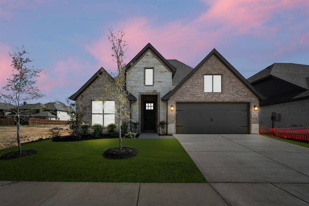 7712 Gatevine Avenue, Joshua, TX 76058