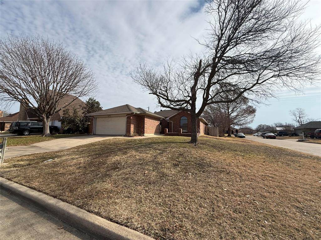 6115 Meadowside Trail, Arlington, TX 76017
