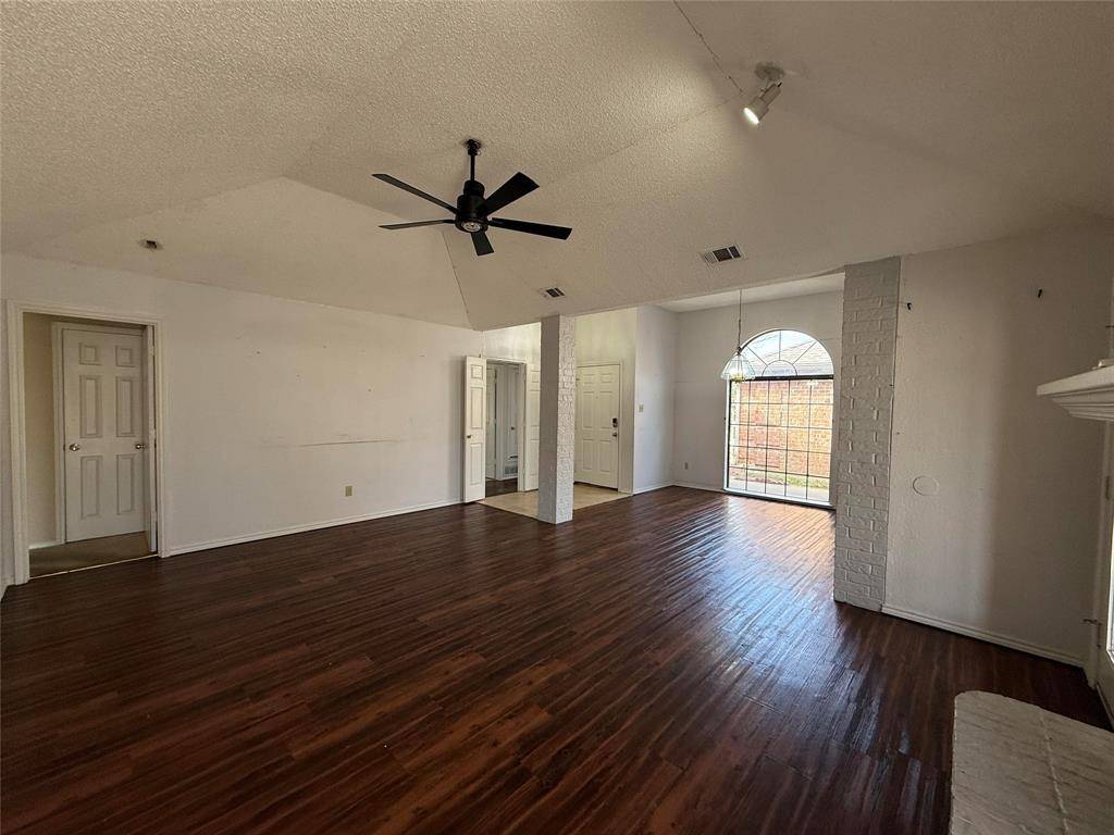 6115 Meadowside Trail, Arlington, TX 76017