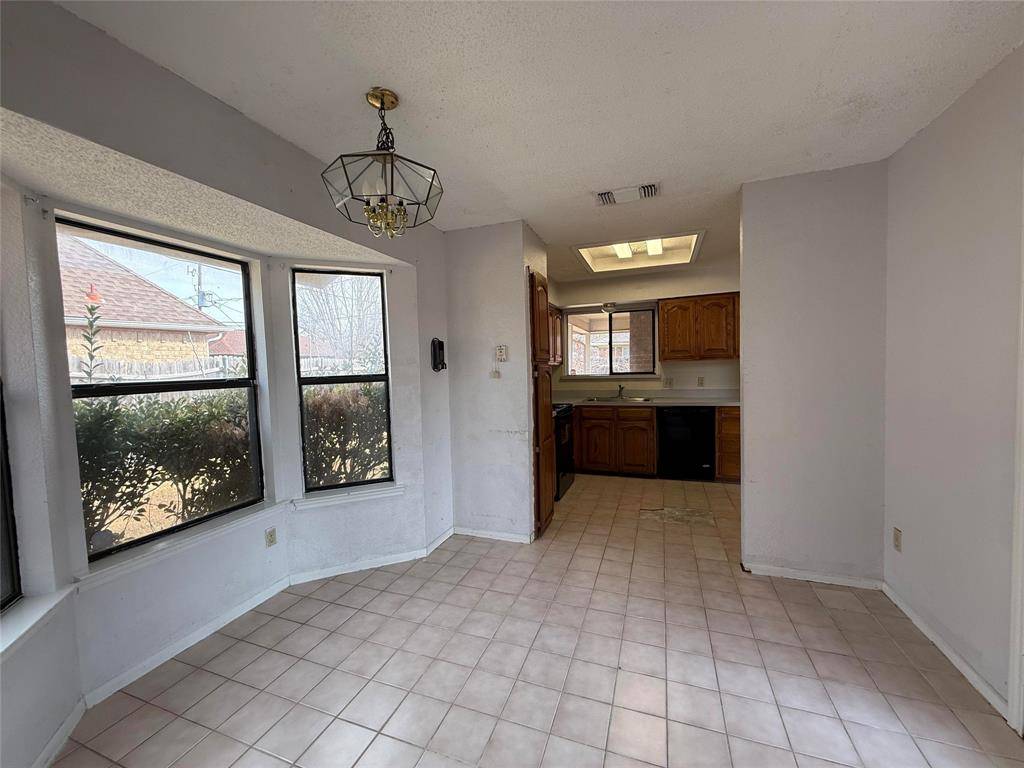 6115 Meadowside Trail, Arlington, TX 76017