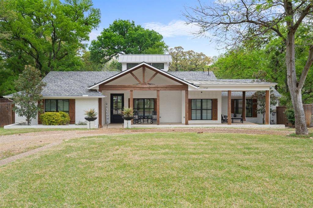 1704 Silverside Drive, Grapevine, TX 76051