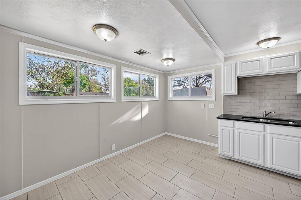 2116 Marilyn Lane, Arlington, TX 76010