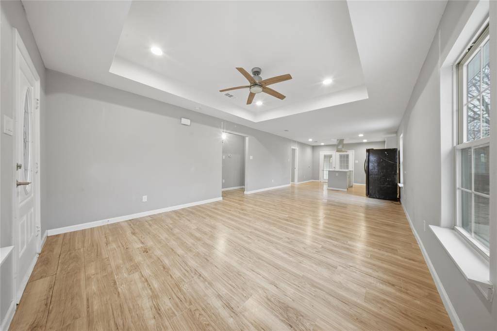 2350 W Cherry Street, Paris, TX 75460