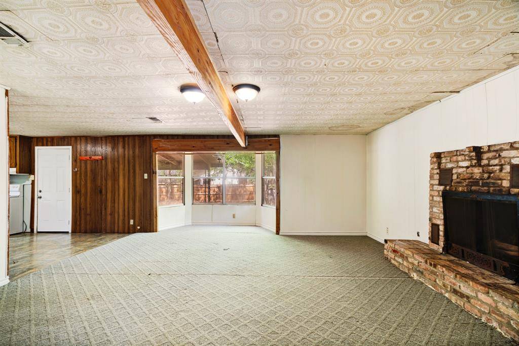 1363 Pine Bluff Street, Paris, TX 75460