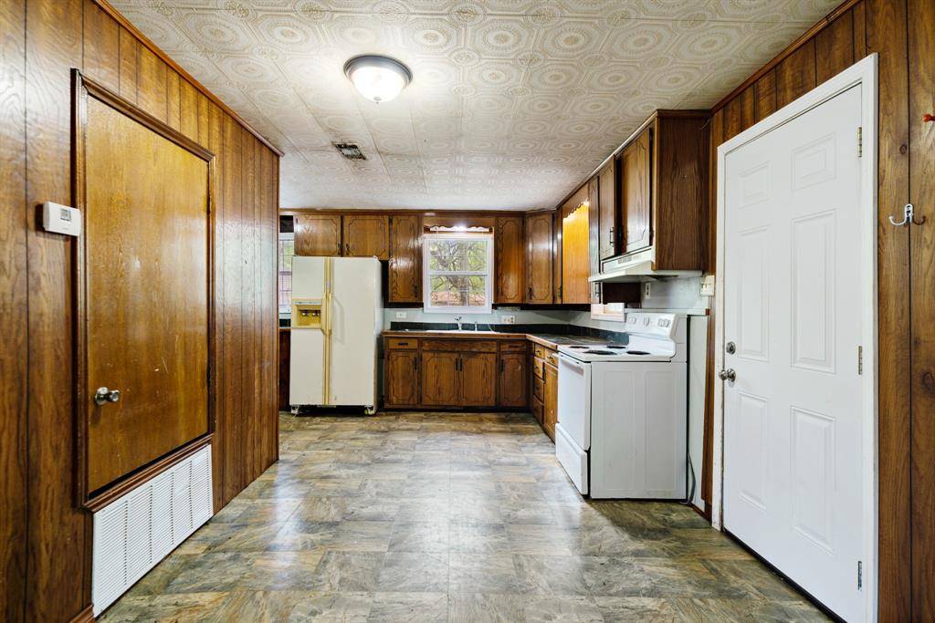 1363 Pine Bluff Street, Paris, TX 75460