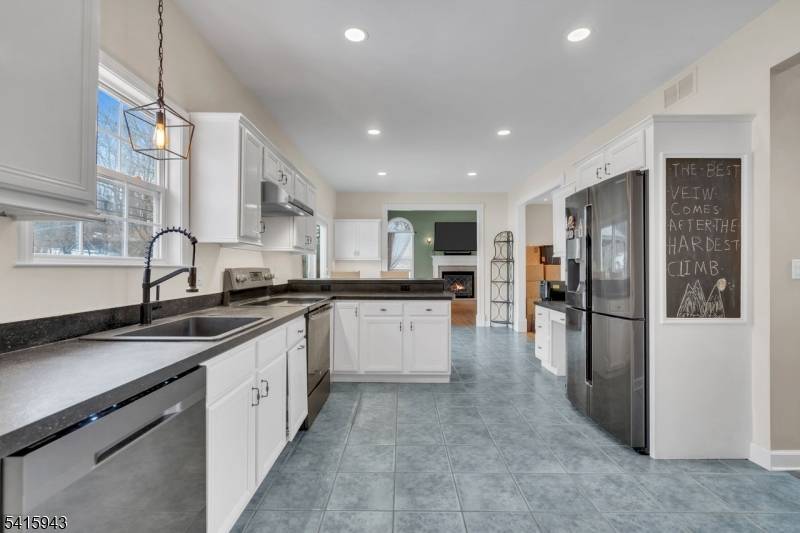 81 Ridge Rd, Independence Twp., NJ 07840
