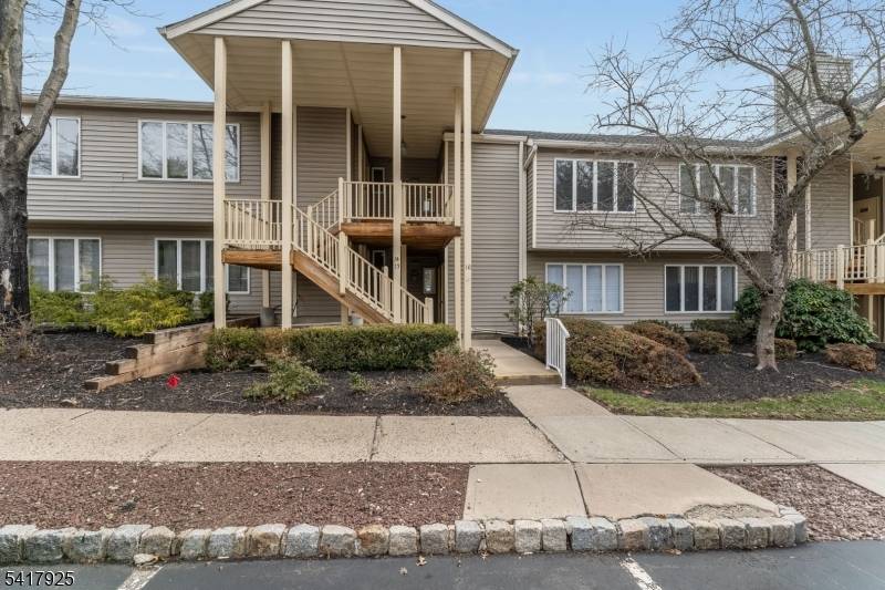 16 Westchester Ter, Clinton Twp., NJ 08801