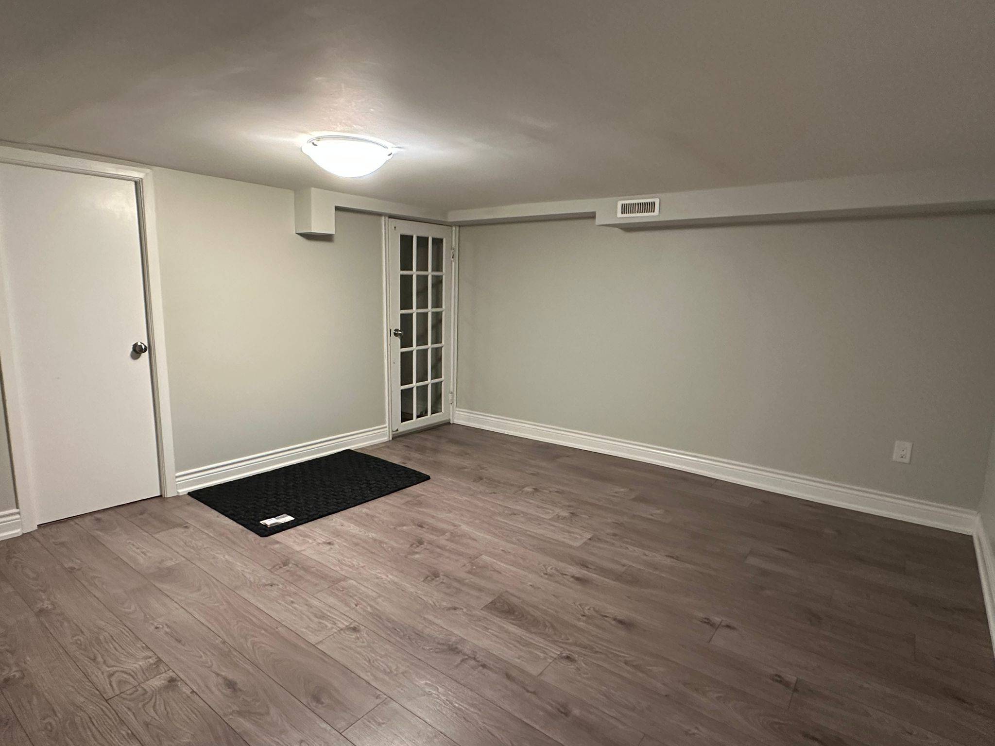 129 Wolseley ST #Bsmt, Toronto C01, ON M6J 1K3