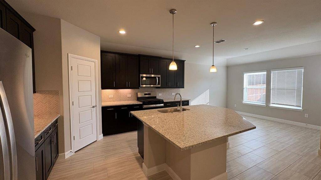 4131 CORNERSTONE Circle, Granbury, TX 76048