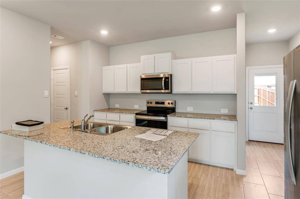 3137 Pecan Farm Lane, Fort Worth, TX 76140