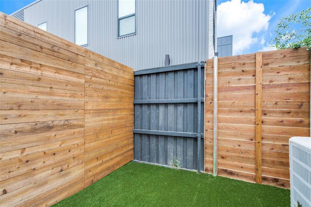 4715 Live Oak Street #102, Dallas, TX 75204