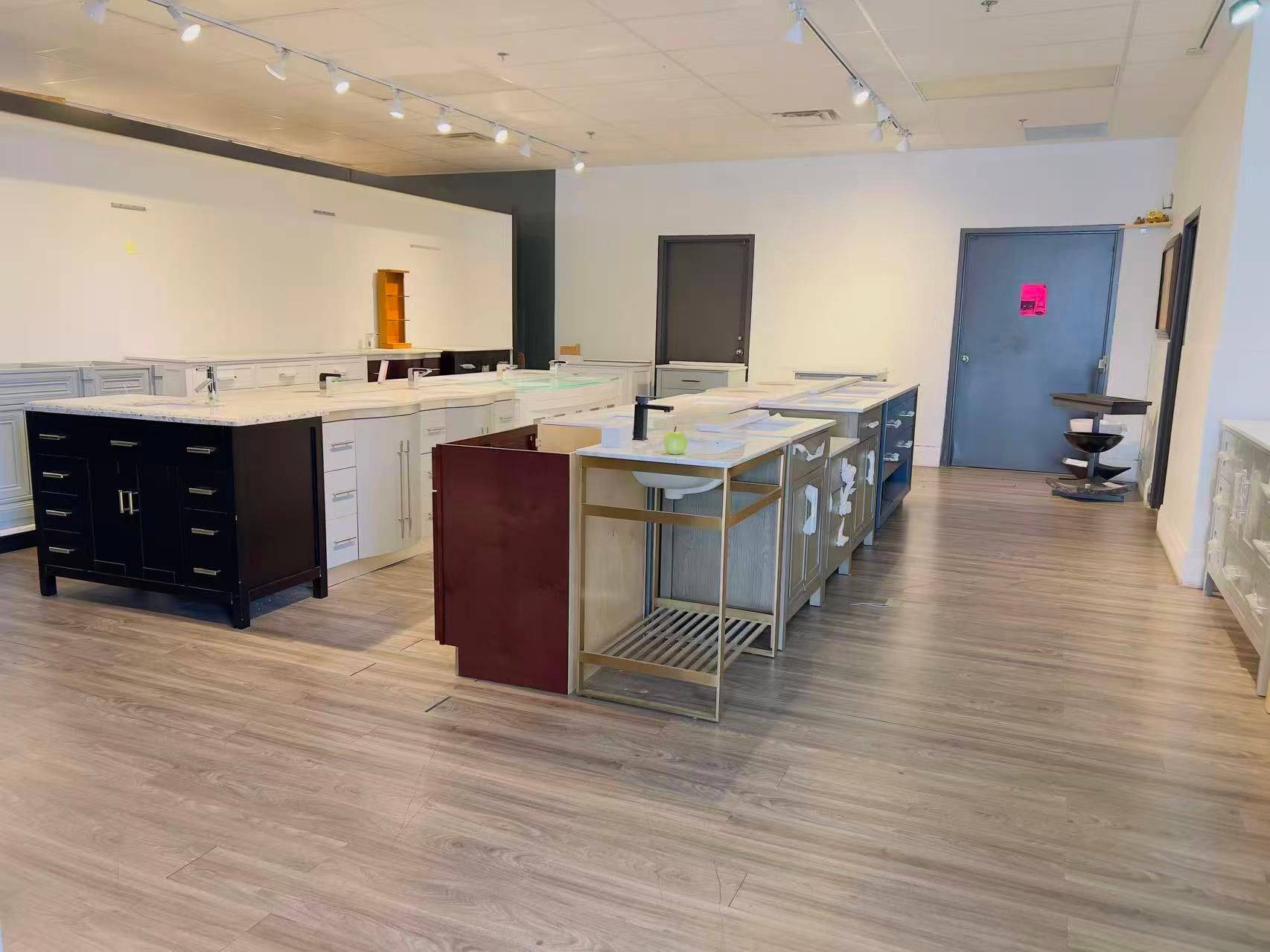 100 Steelcase RD E #102, Markham, ON L3R 1E8