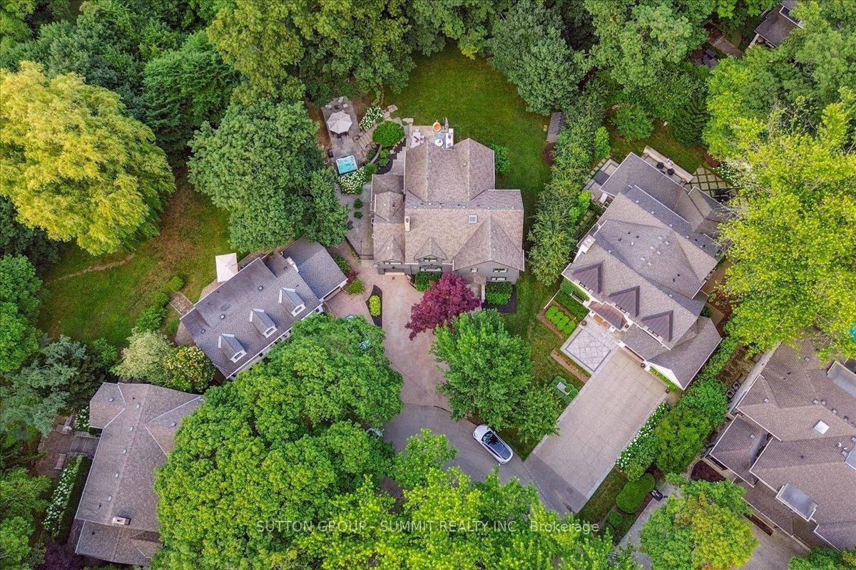 1100 Cedar Grove BLVD, Oakville, ON L6J 2C4