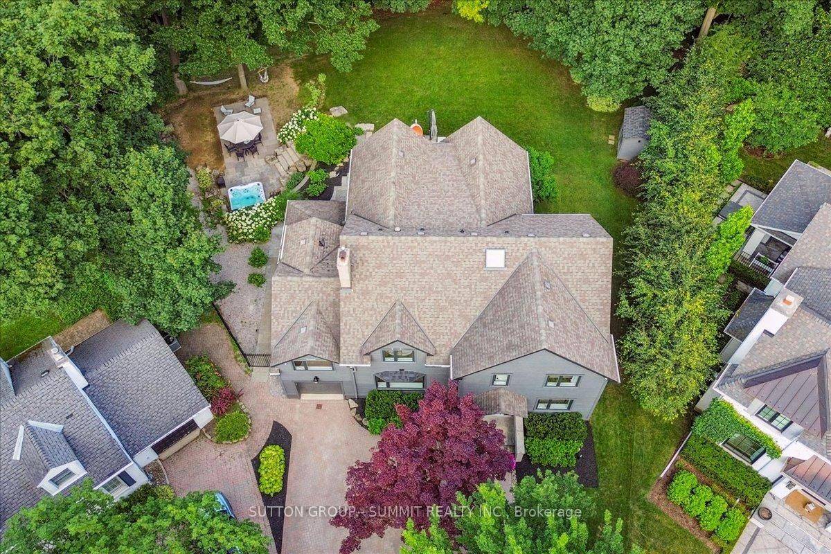 1100 Cedar Grove BLVD, Oakville, ON L6J 2C4