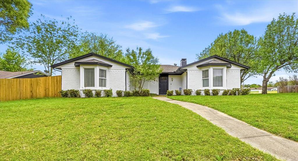 100 Faircrest Drive, Desoto, TX 75115