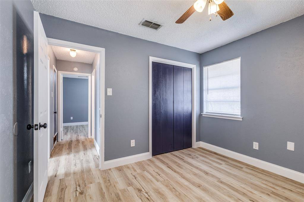 453 Wilshire Avenue, Azle, TX 76020