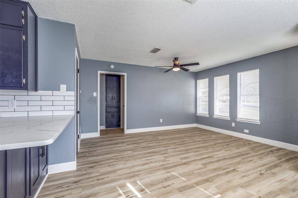 453 Wilshire Avenue, Azle, TX 76020