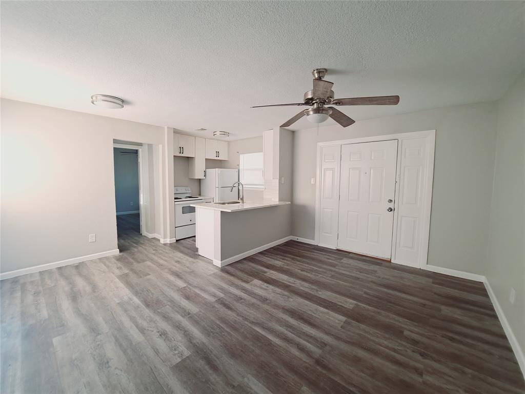 817 Bluebird, Irving, TX 75061