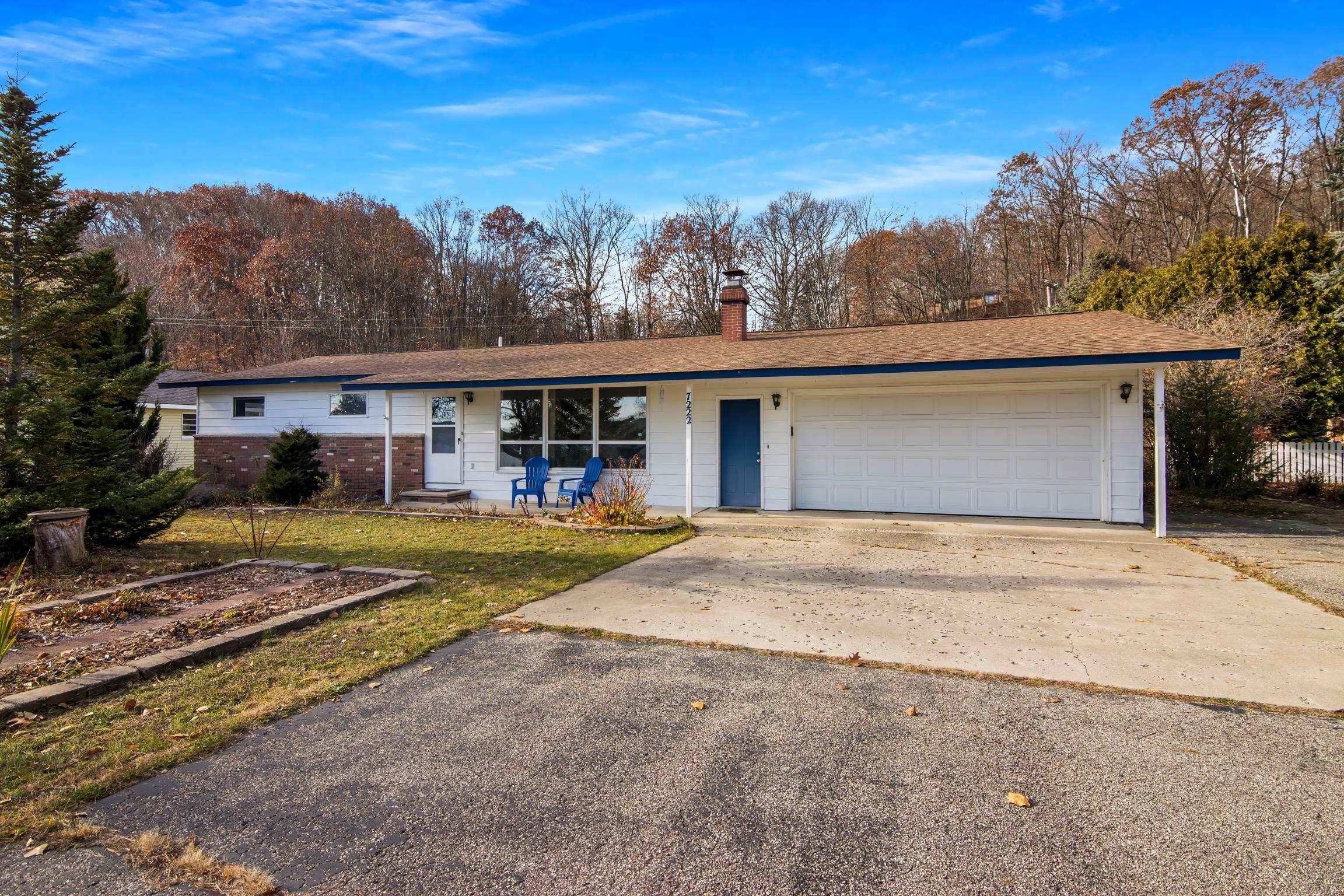 7222 S West Bayshore DR, Bingham Twp, MI 49684