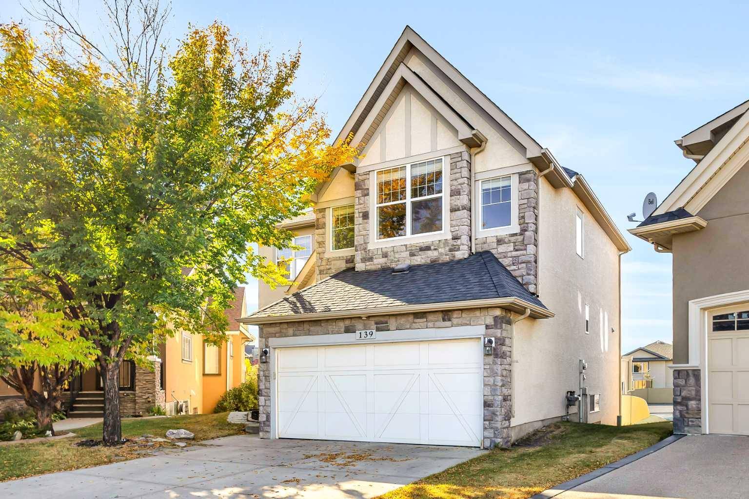 139 Coopers HL SW, Airdrie, AB T4B 0B9