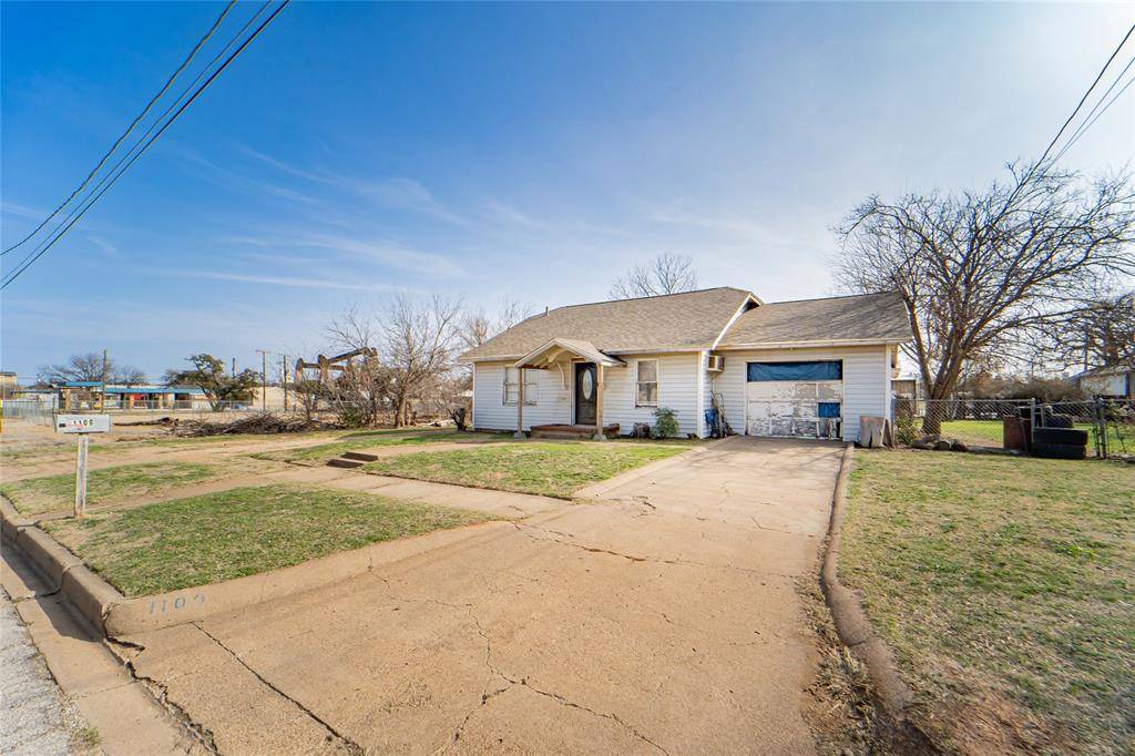 1109 W Elm Street, Breckenridge, TX 76424