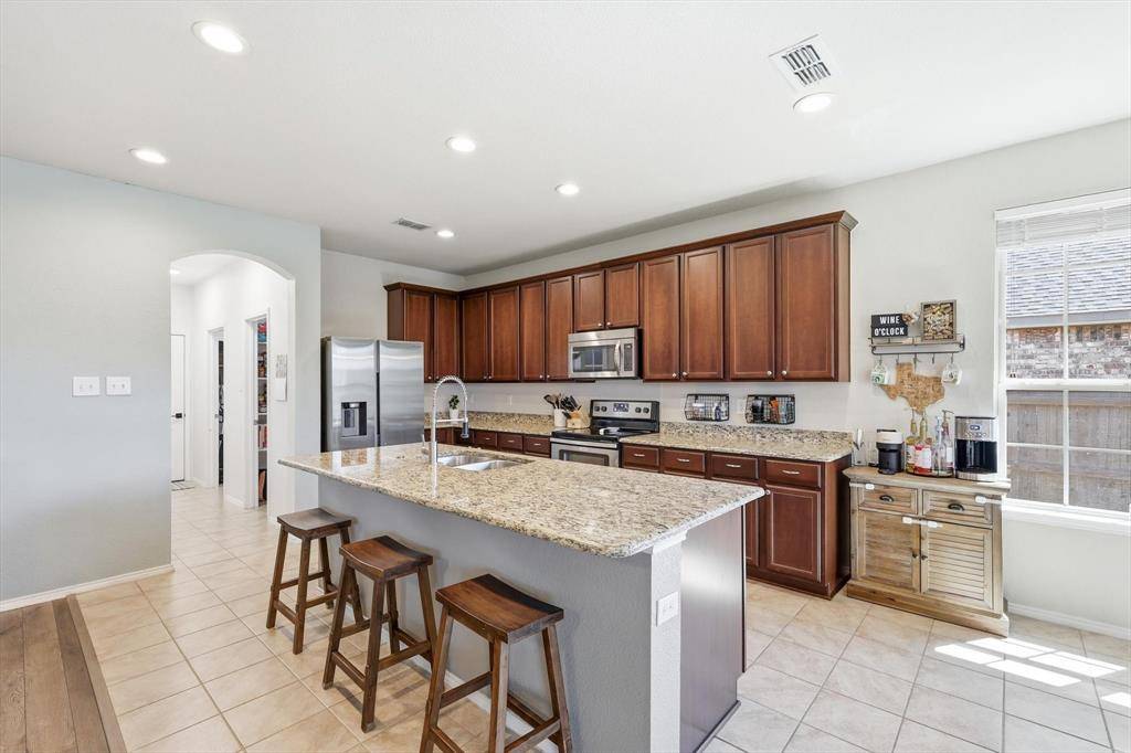 253 Calvert Street, Waxahachie, TX 75165