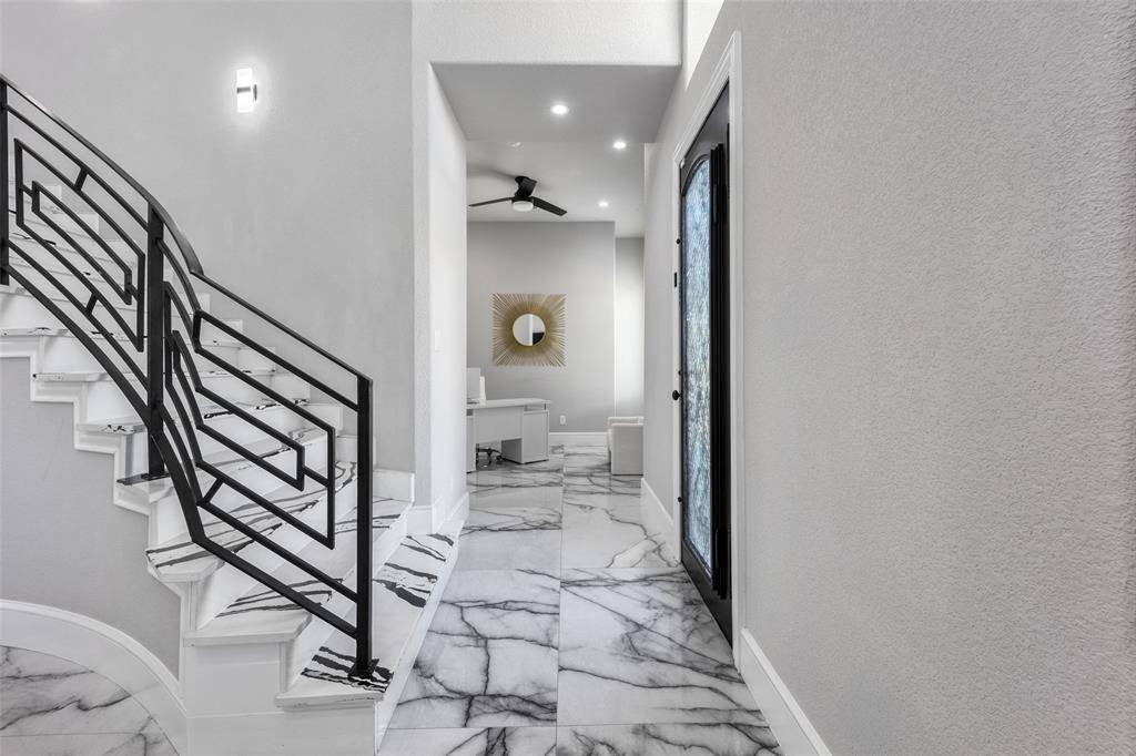 7281 Waters Edge Drive, The Colony, TX 75056