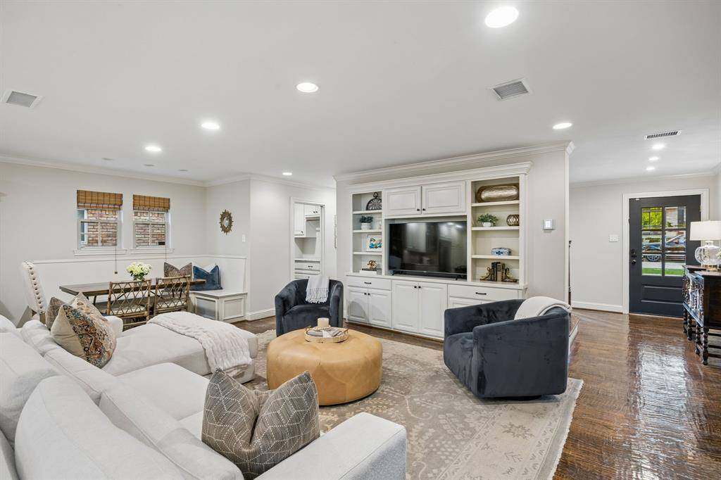 9616 Shadydale Lane, Dallas, TX 75238