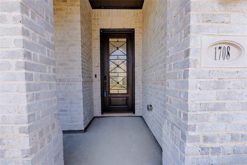 1708 Buttercup Avenue, Aubrey, TX 76227