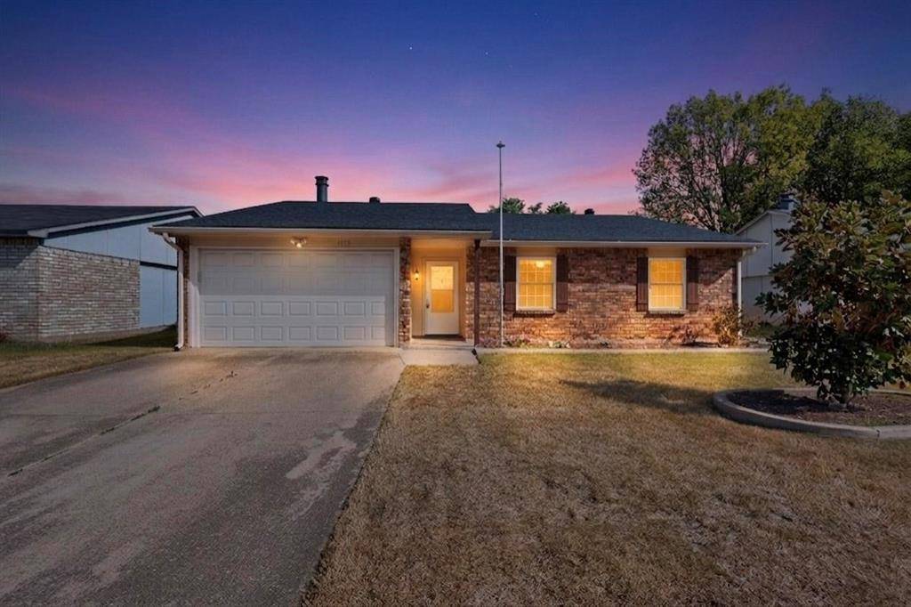 1010 California Trail, Grand Prairie, TX 75052