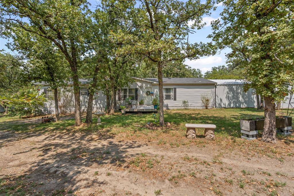 402 Silver Acres Road, Azle, TX 76020