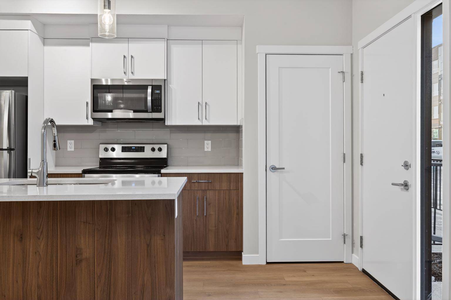 400 belmont ST SW #203, Calgary, AB T2X4C1