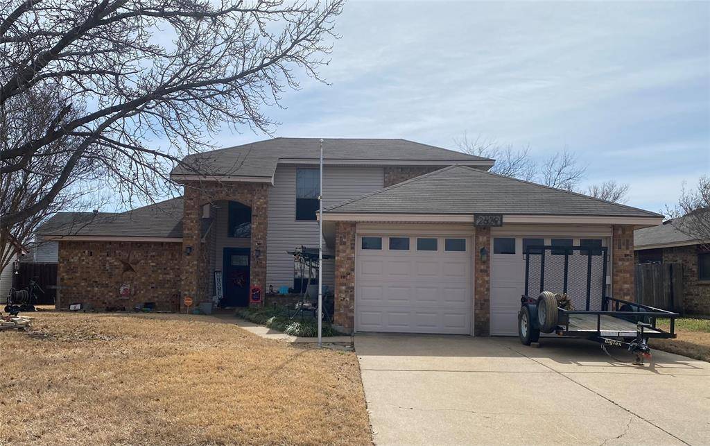 2629 Fairmont Drive, Grand Prairie, TX 75052
