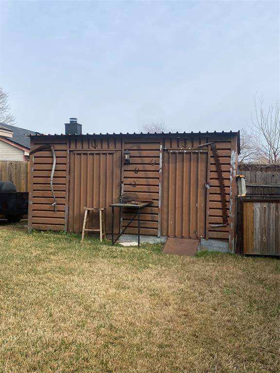 2629 Fairmont Drive, Grand Prairie, TX 75052