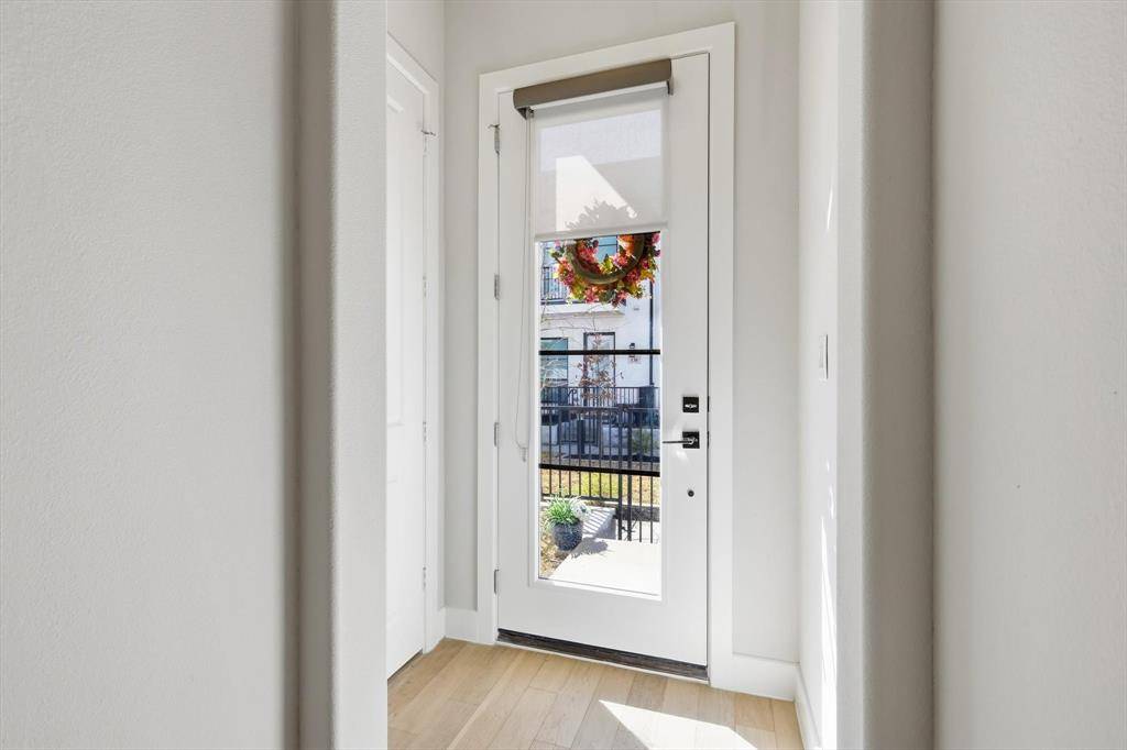 129 Garden Court E, Arlington, TX 76013