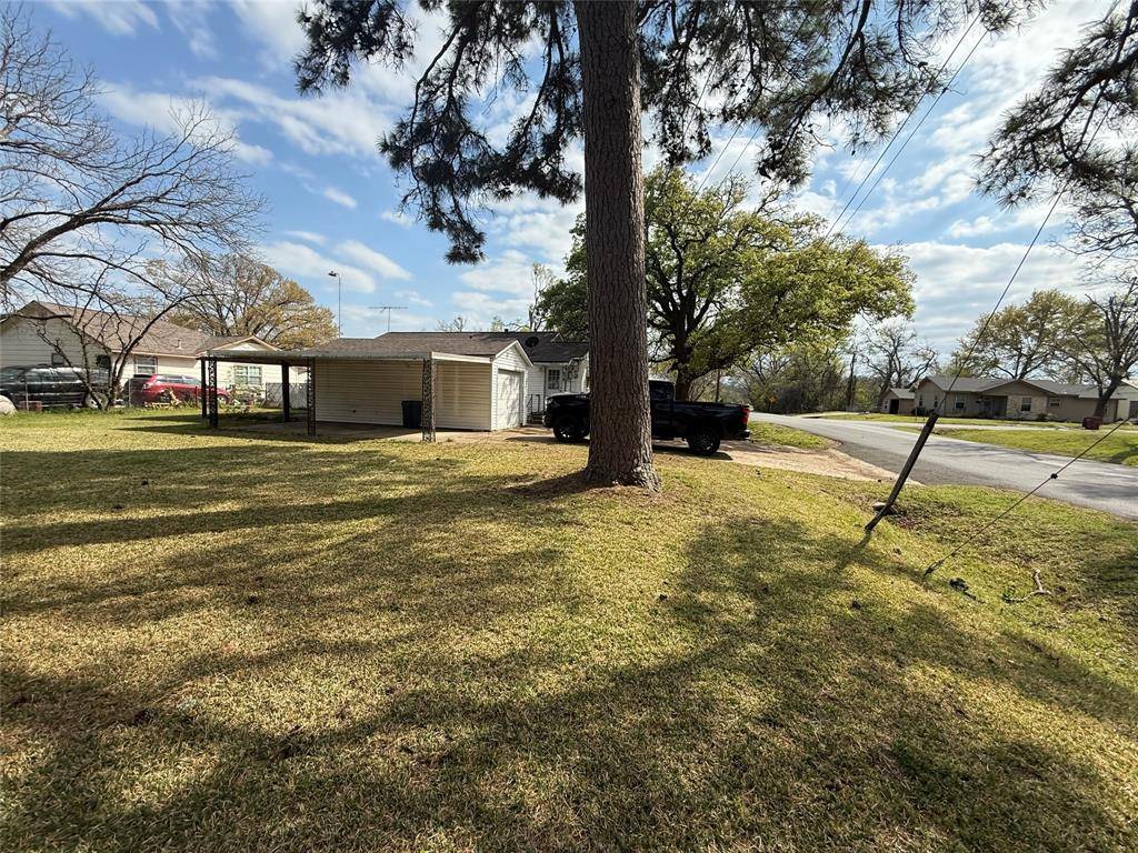 301 Boyd Loop, Bonham, TX 75418