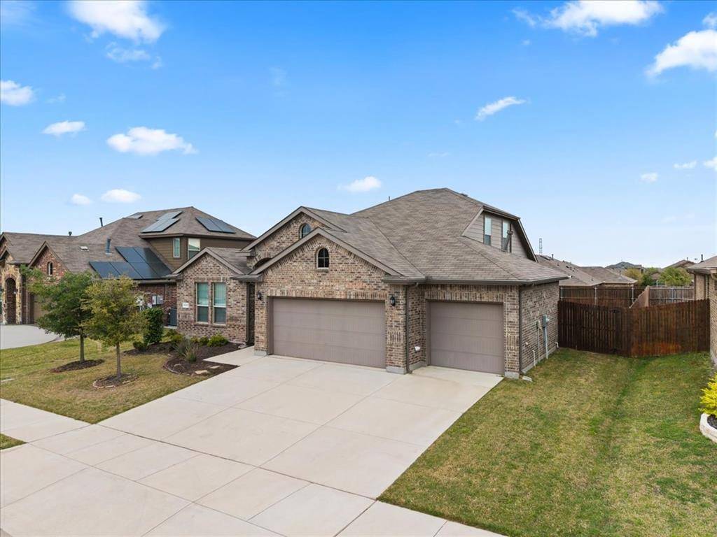 1117 Scotney Lane, Saginaw, TX 76131