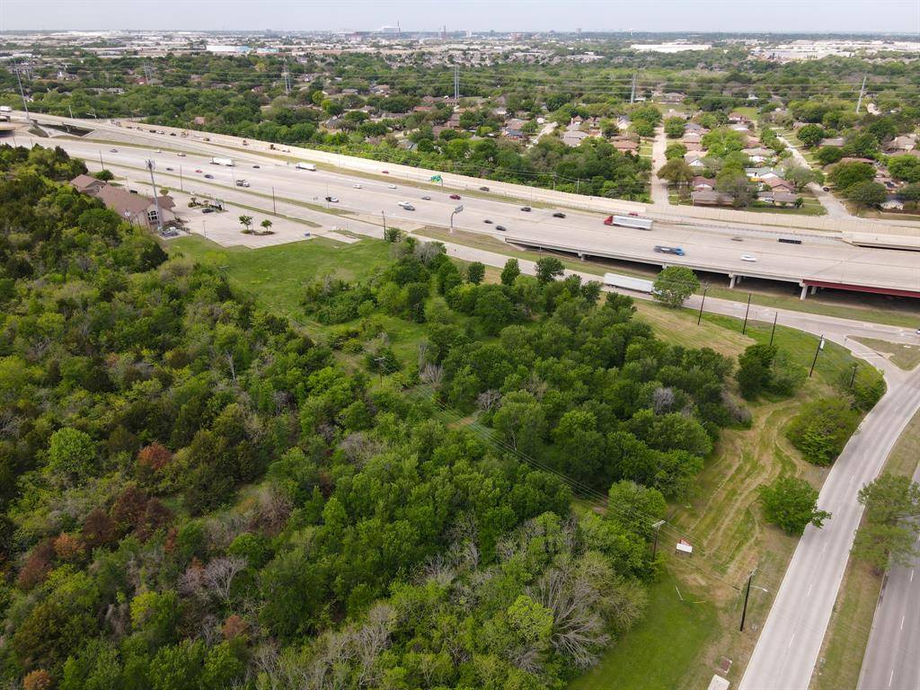 2200 N Carrier Parkway, Grand Prairie, TX 75050