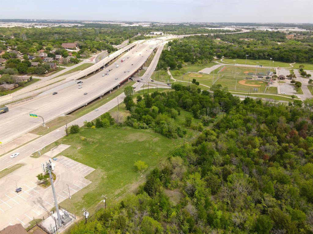 2200 N Carrier Parkway, Grand Prairie, TX 75050