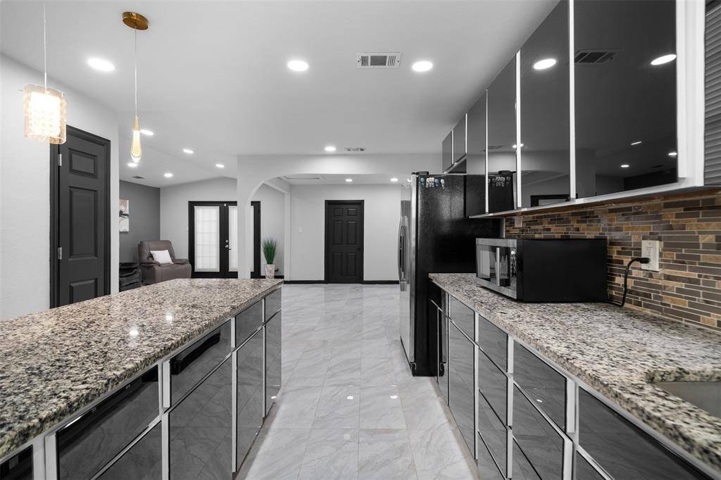 9923 Hustead Street, Dallas, TX 75217