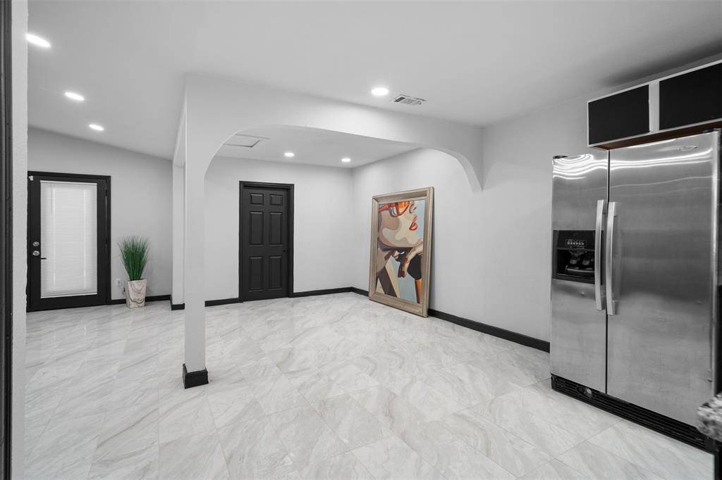 9923 Hustead Street, Dallas, TX 75217