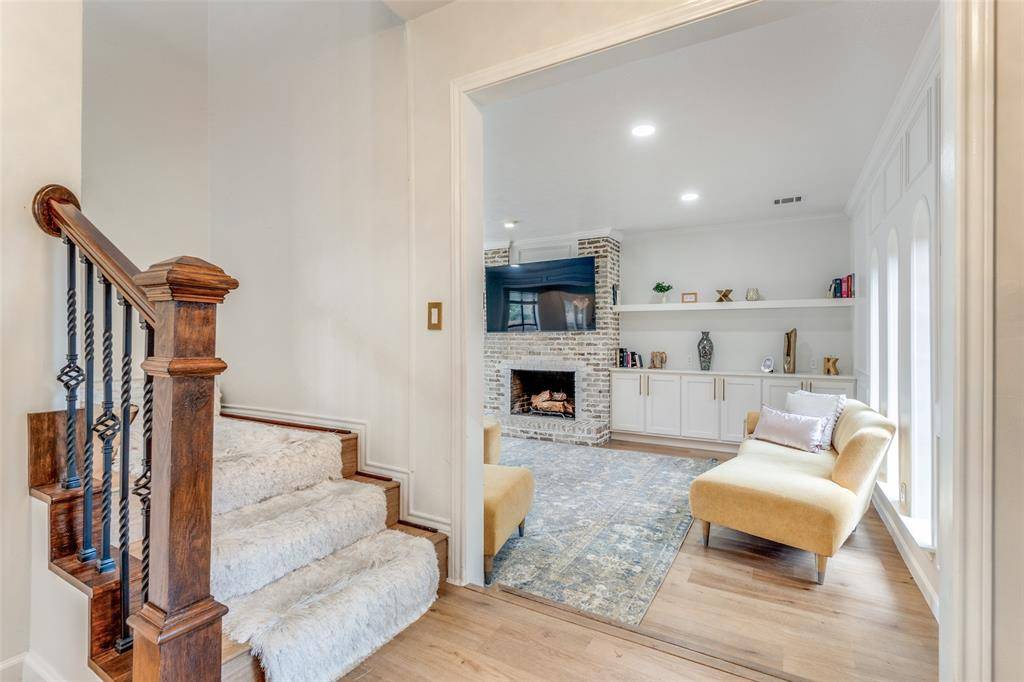 9130 Valley Chapel Lane, Dallas, TX 75220