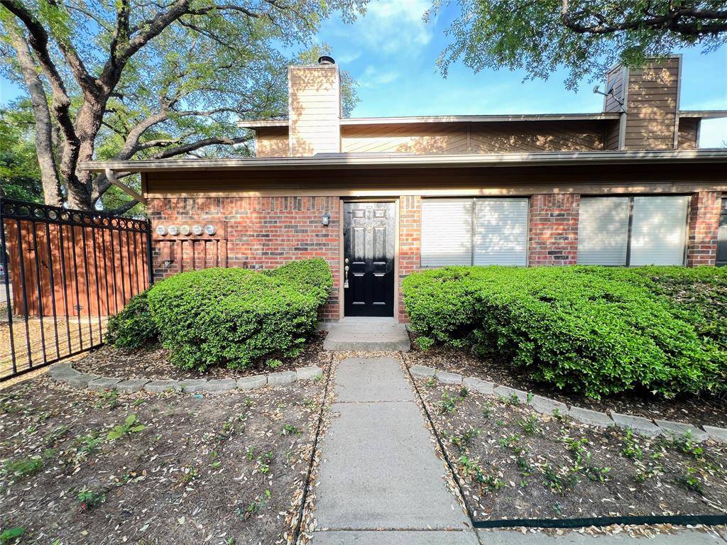 5759 Cedar Creek Drive, Benbrook, TX 76109