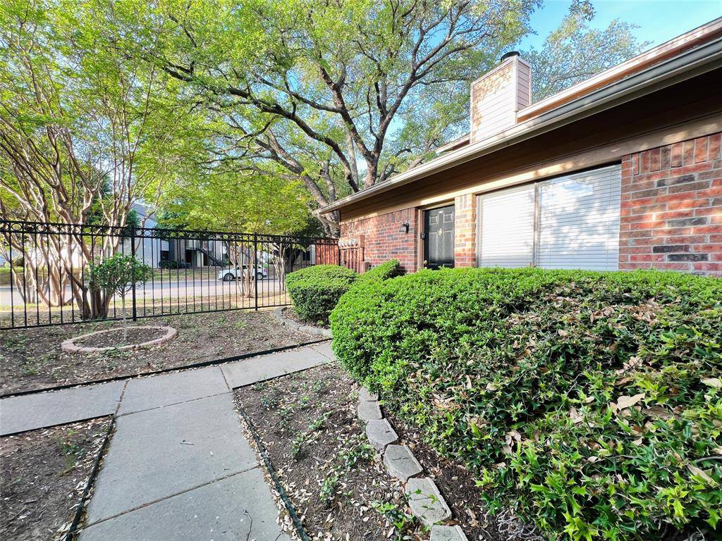 5759 Cedar Creek Drive, Benbrook, TX 76109