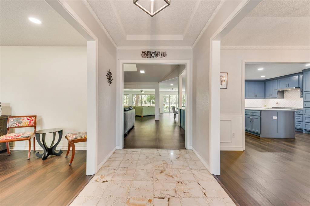 805 Crowley Road, Arlington, TX 76012