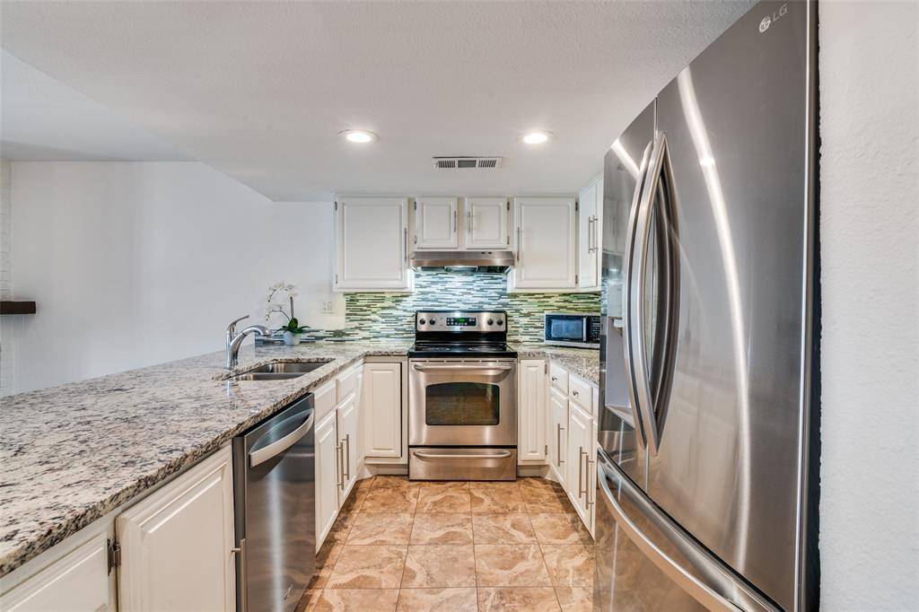 438 Yacht Club Drive #F, Rockwall, TX 75032