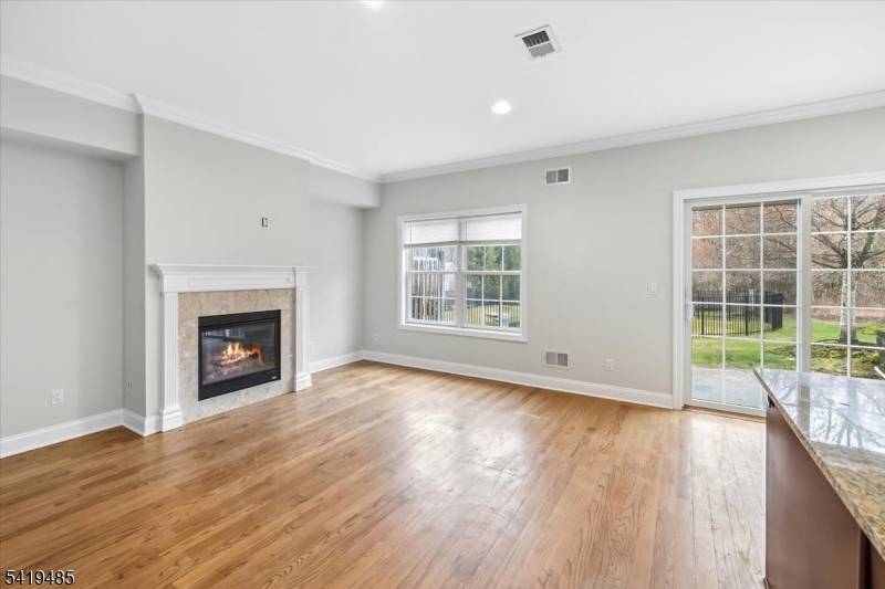 37 Bellows Ln, Montville Twp., NJ 07082