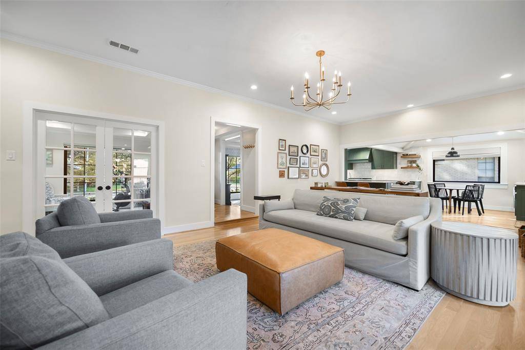 9027 Gunnison Drive, Dallas, TX 75231