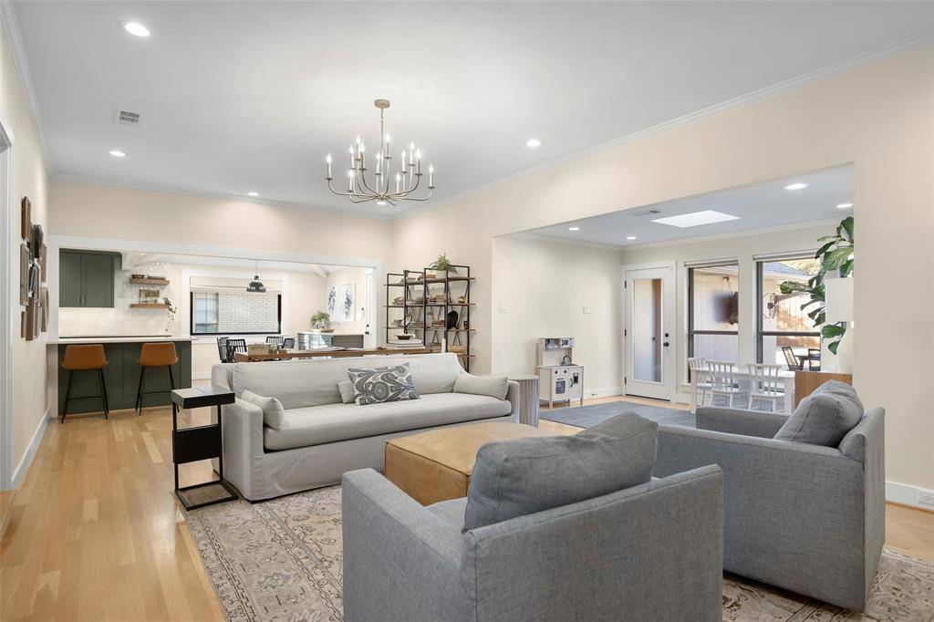 9027 Gunnison Drive, Dallas, TX 75231